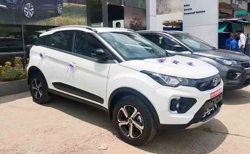 tata nexon diamond cut alloy wheels front three quarters images 1