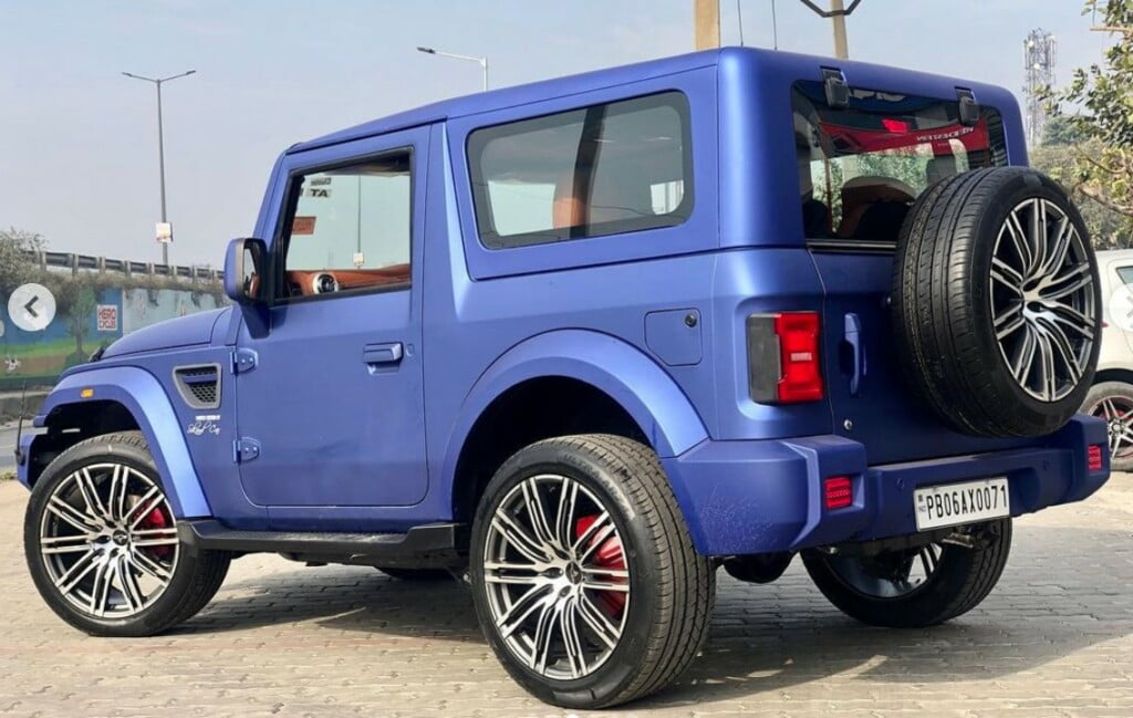 Blue Mahindra Thar Weird