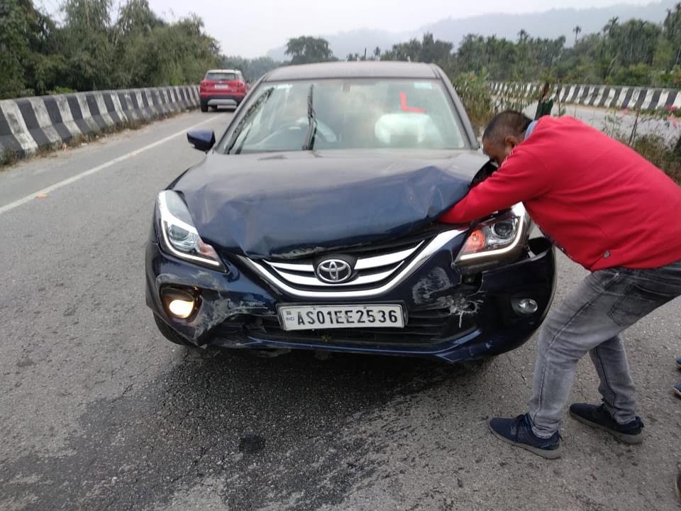 Toyota glanza overturns safe 1 Car Blog India Toyota Glanza Overturns Safe