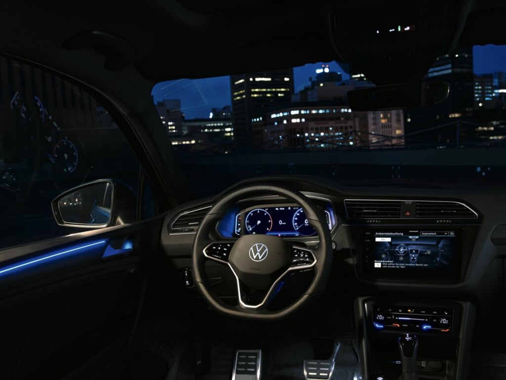 VW Tiguan Toyota Fortuner 