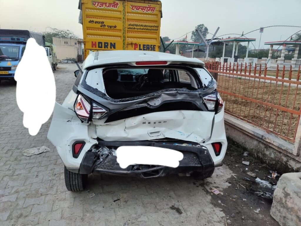 Tata Nexon Sandwiched Vehicles