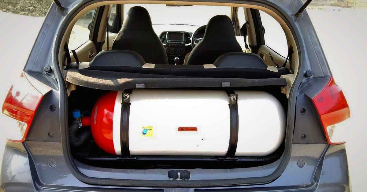 hyundai santro cng tank boot space