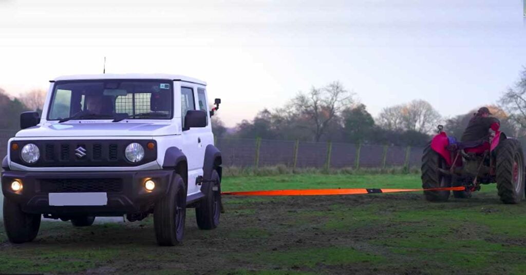 Suzuki Jimny Lite vs 1965 tractor tug of war