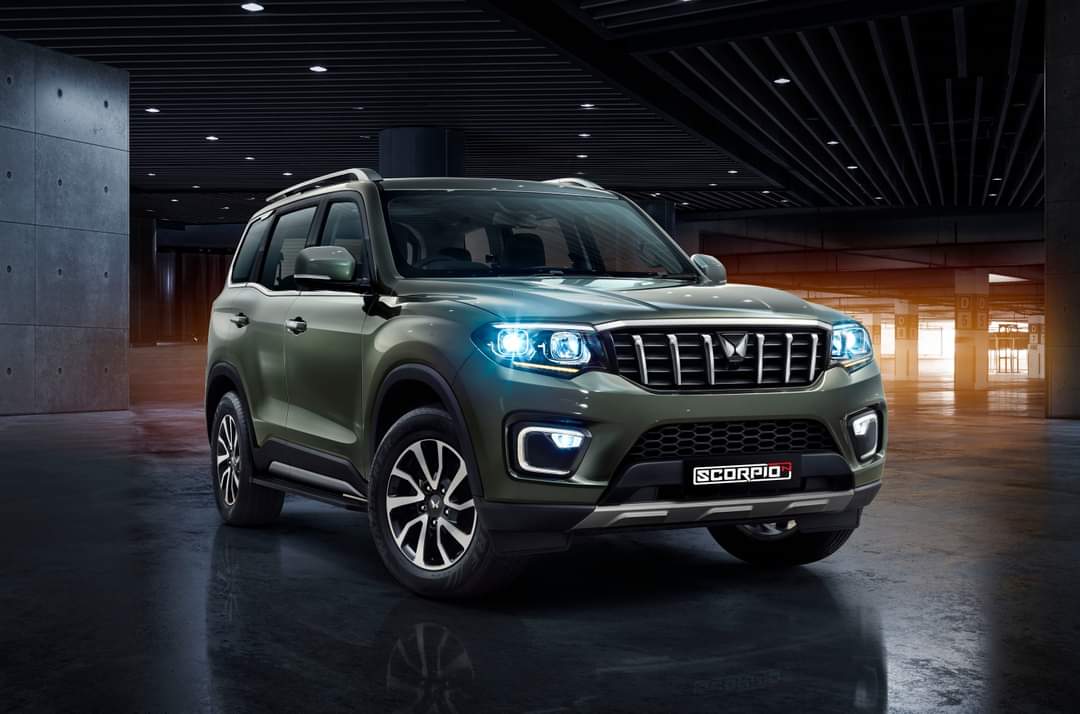 2022 mahindra scorpio n front three quarters