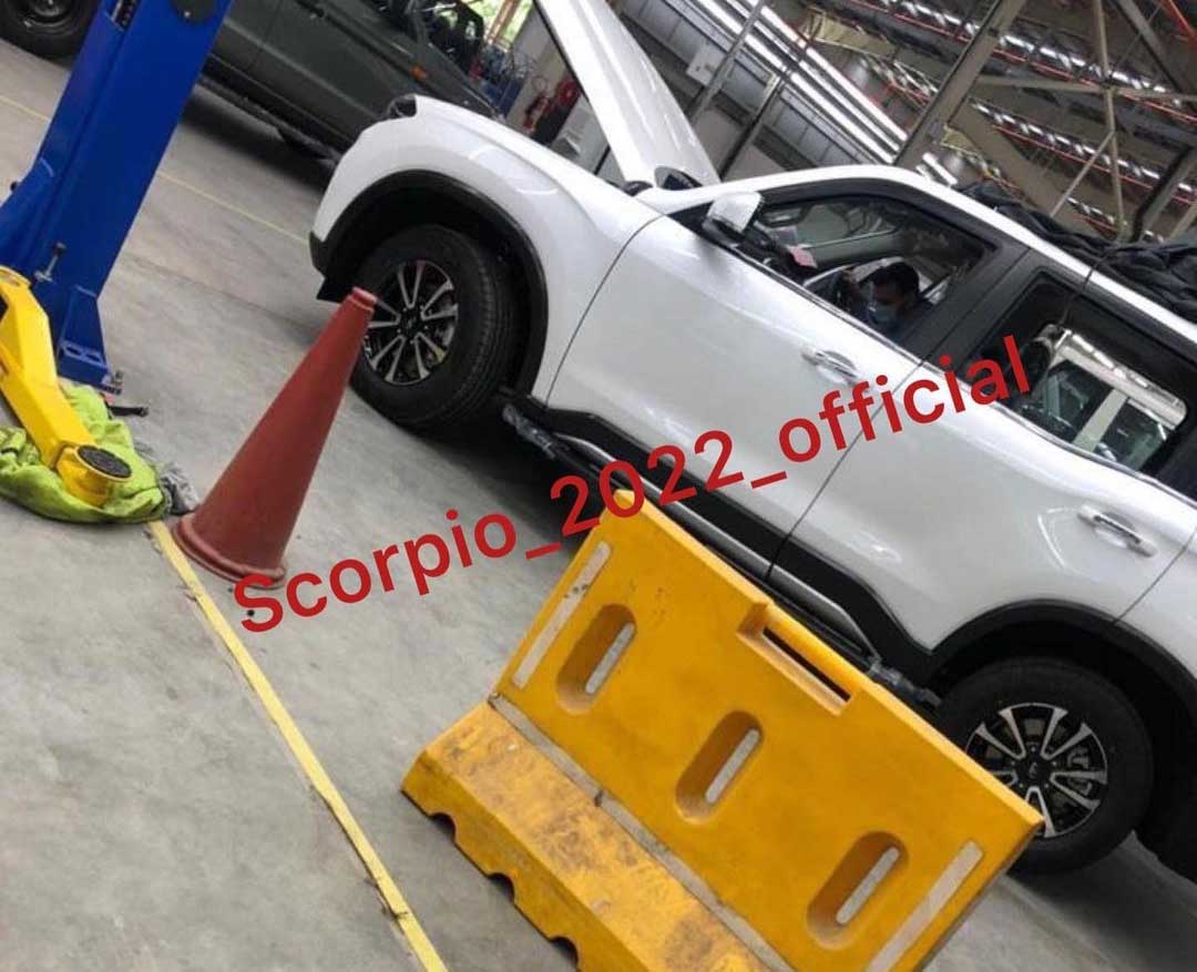 2022 Mahindra Scorpio Side Profile