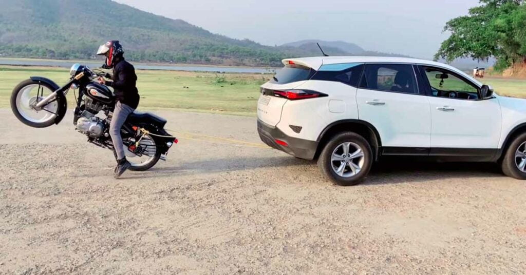 First-Ever RE Bullet 350 vs Tata Harrier Tug of War