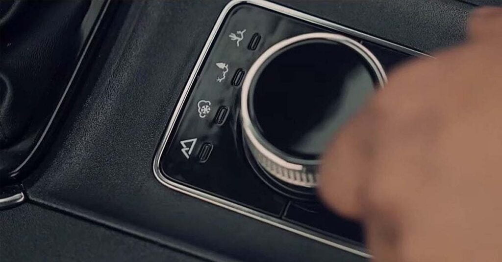 2022 Mahindra Scorpio N Drive Mode Selector