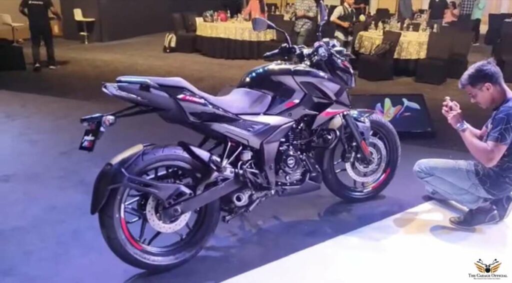 bajaj pulsar n160 walkaround video