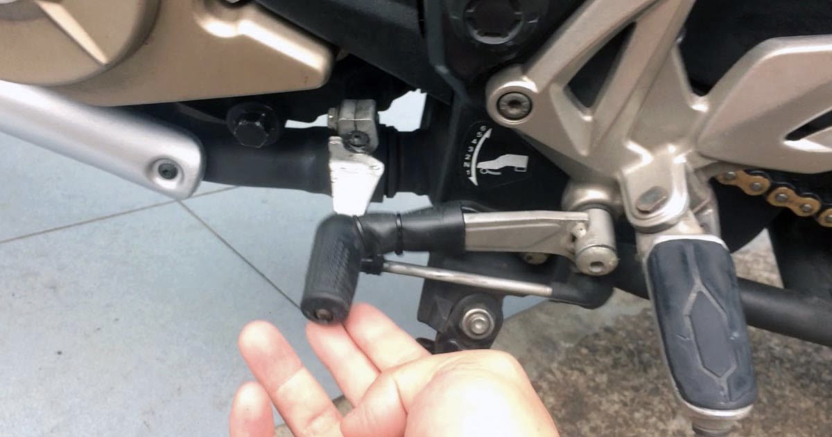 bajaj pulsar hard gearshift