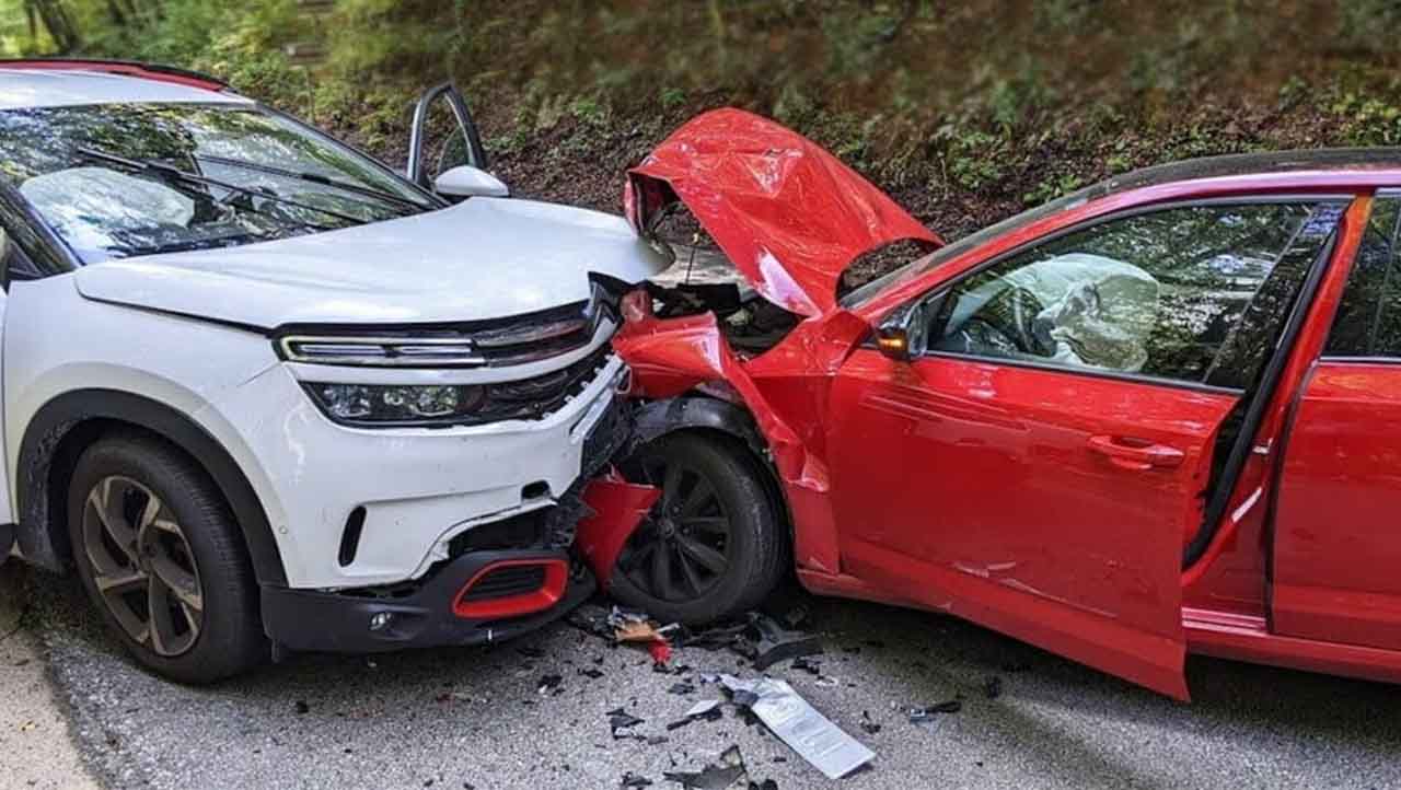 citroen c5 aircross accident with skoda octavia