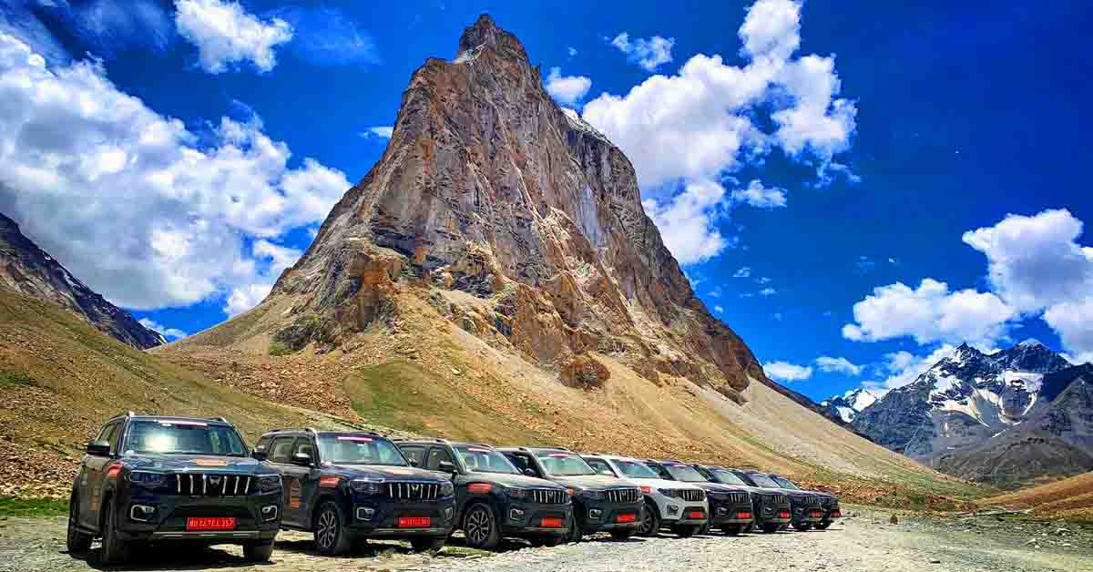 Mahindra Scorpio N convoy drives to Lahaul via Atal Tunnel