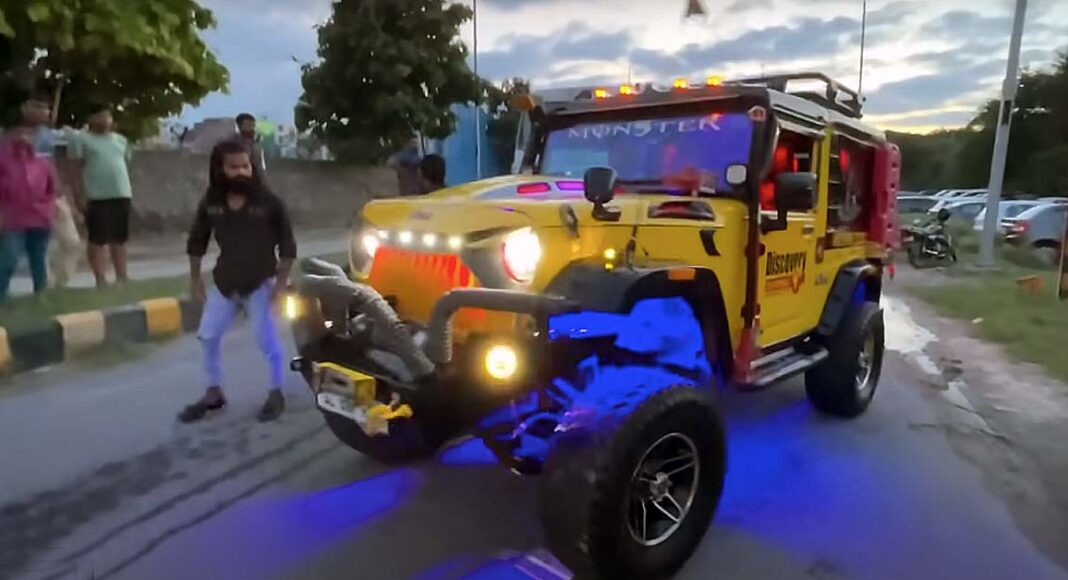 dancing mahindra thar