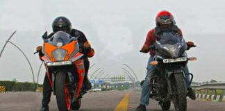 ktm rc200 vs bajaj pulsar 220f drag race