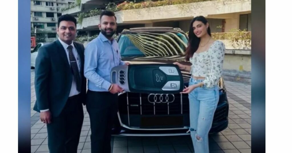 Athiya Shetty Audi Q7