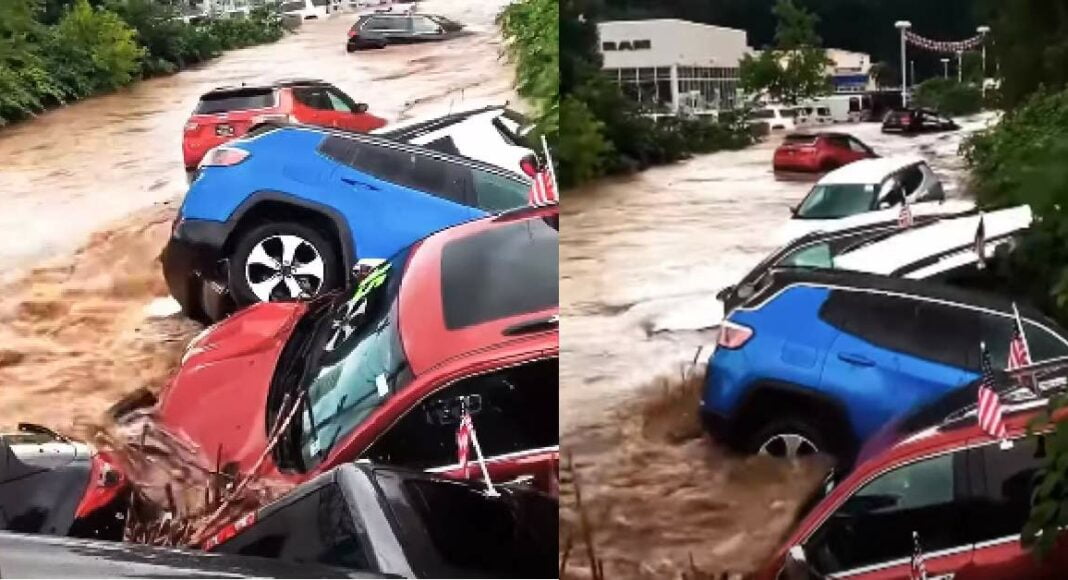 Jeep Compass and other cars in Hurricane Ian