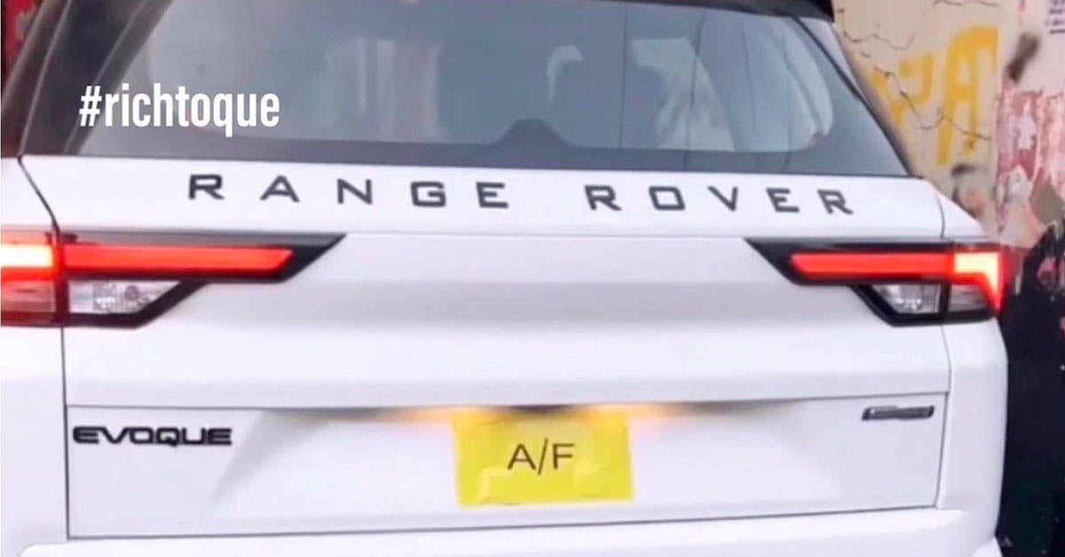 maruti brezza range rover-evoque badges