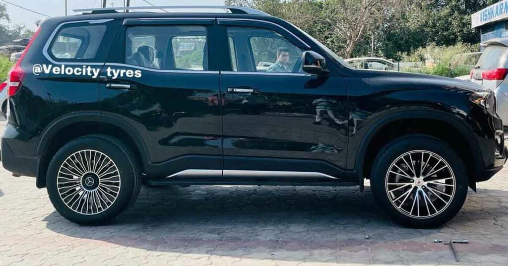 Side profile of Mahindra Scorpio N with 20-inch aftermarket alloy wheels