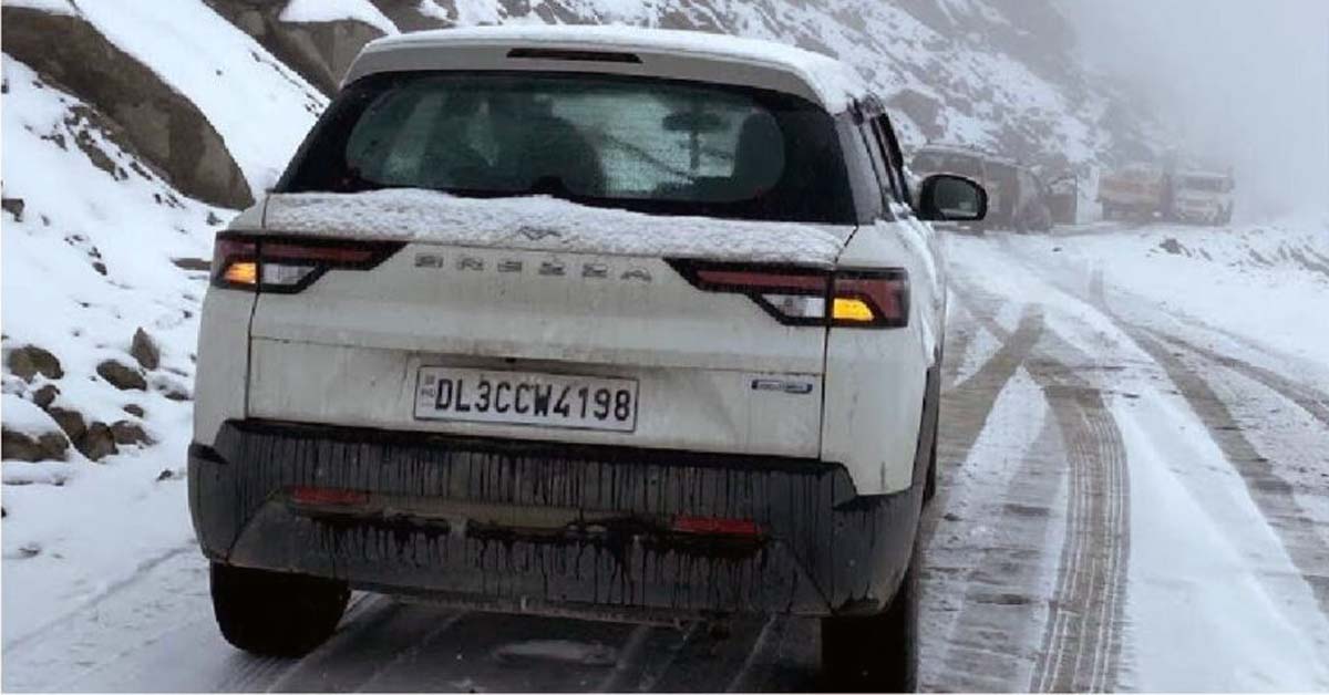 Maruti Brezza in a Snow Drive