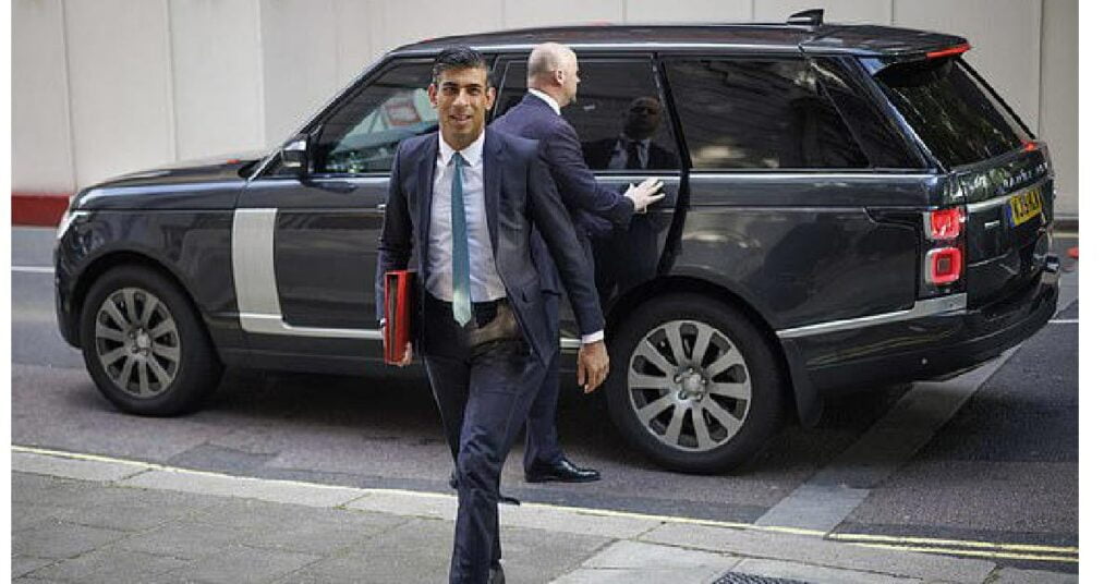 Rishi Sunak Land Rover Discovery