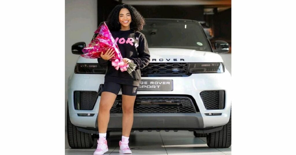 Amanda Dupont Ranger Rover Sport