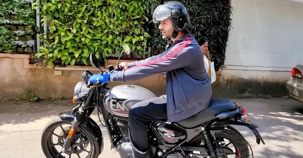 Kartik Aaryan Spotted on his Royal Enfield Hunter 350