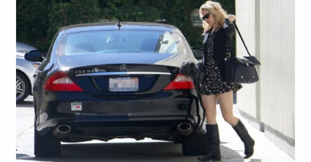 Rachel McAdams with her Mercedes CLS 550