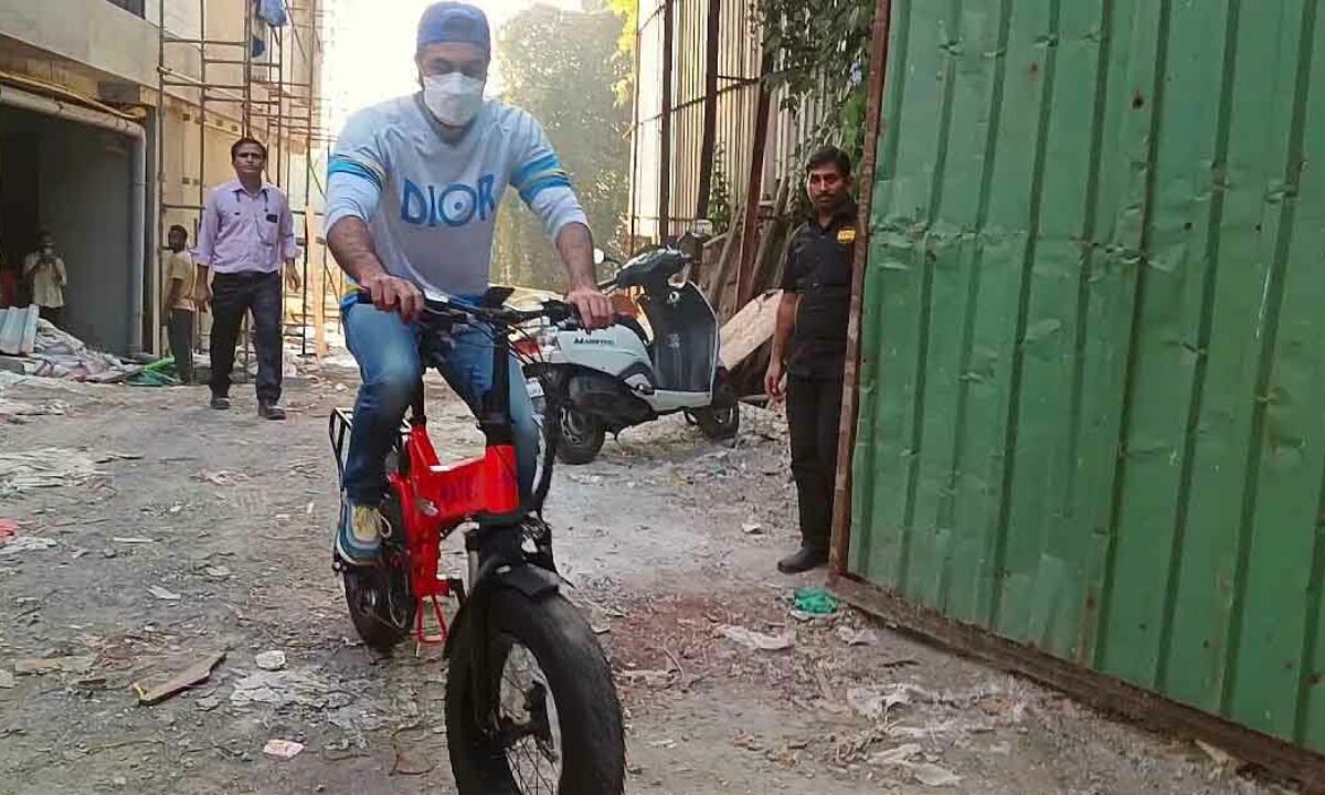 Ranbir Kapoor Seen Riding his Rs 1.5 Lakh Mate X Electric Bike