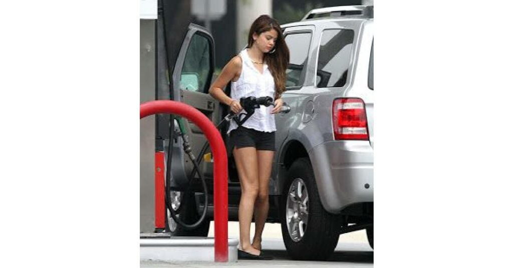 Selena Gomez Seen in Ford Escape