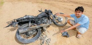 vlogger burns hero splendor
