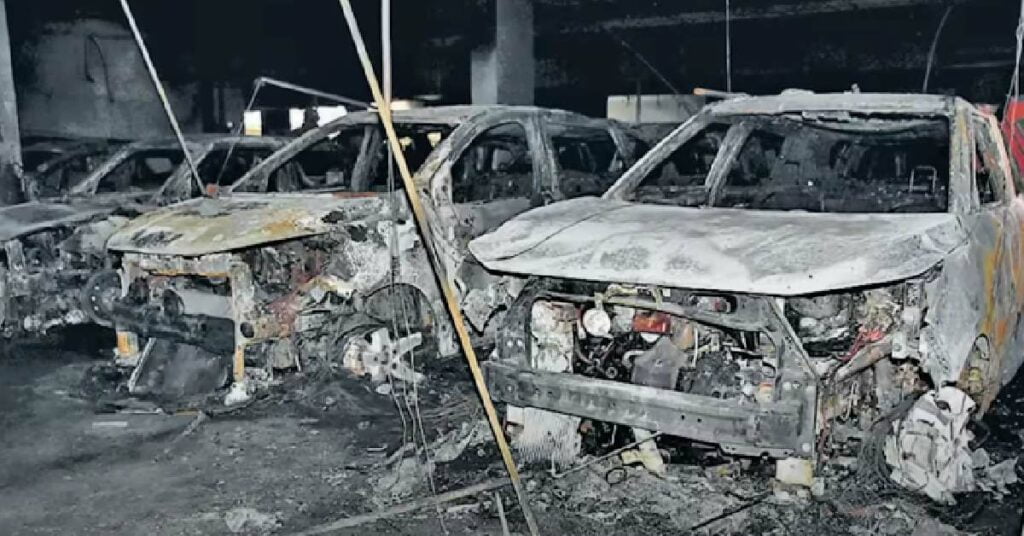 Businessman Burns Maruti Ertiga in a Parking Lot