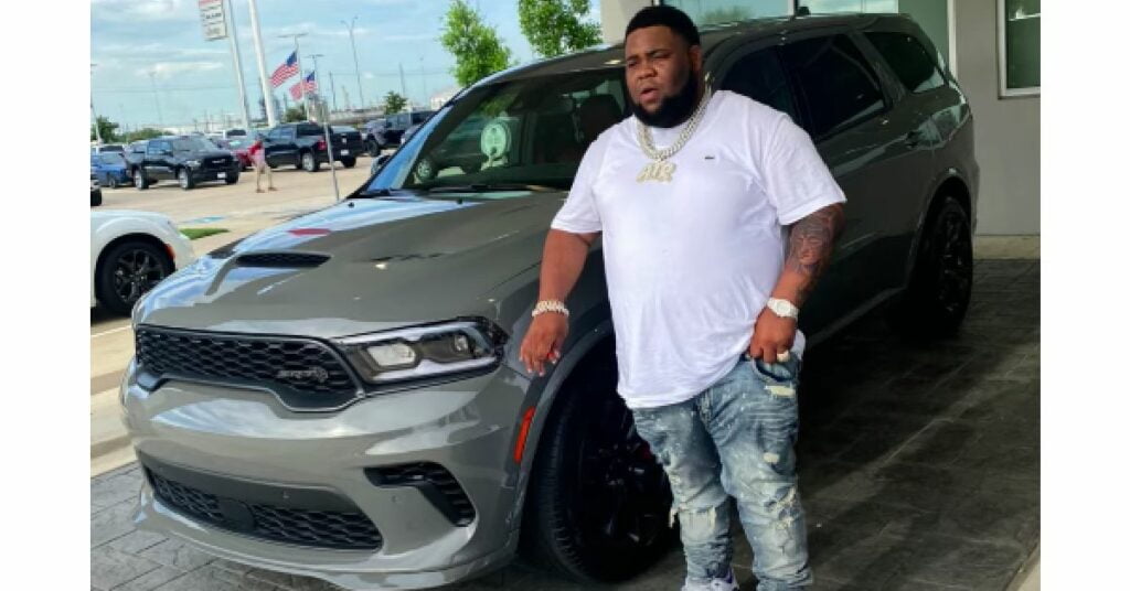 Rod Wave with his Dodge Durango SRT Hellcat