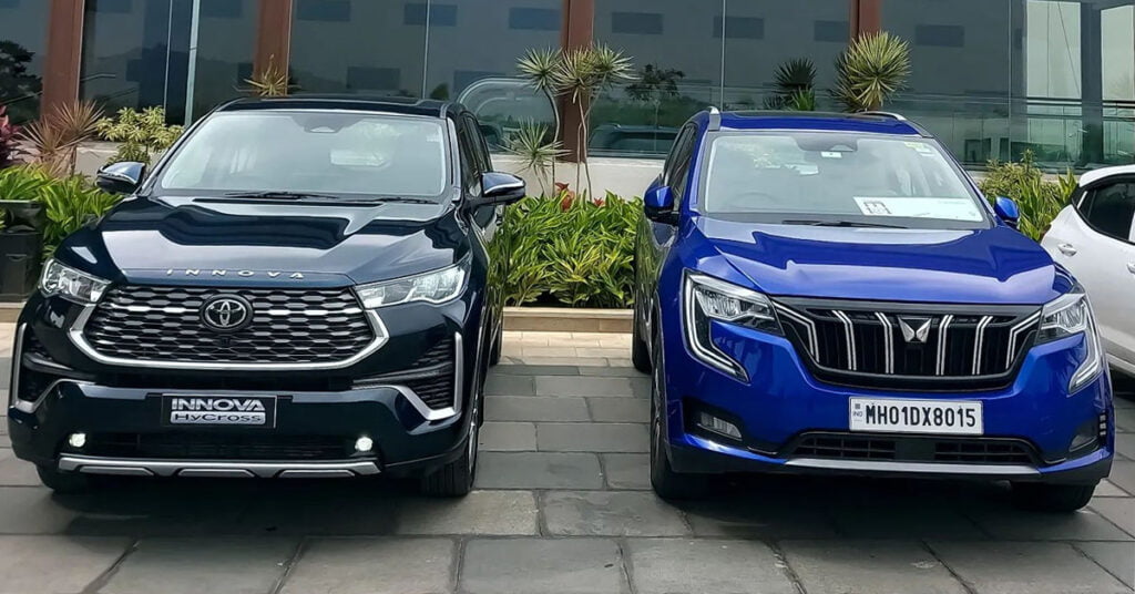 Massive Toyota Innova HyCross Towers Over Mahindra XUV700