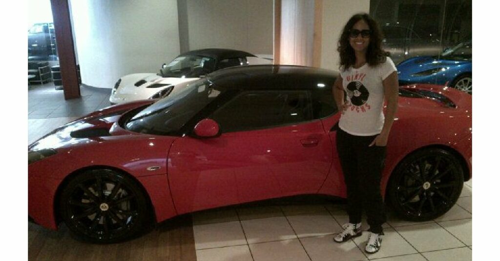 Alicia Keys with her Lotus Evora