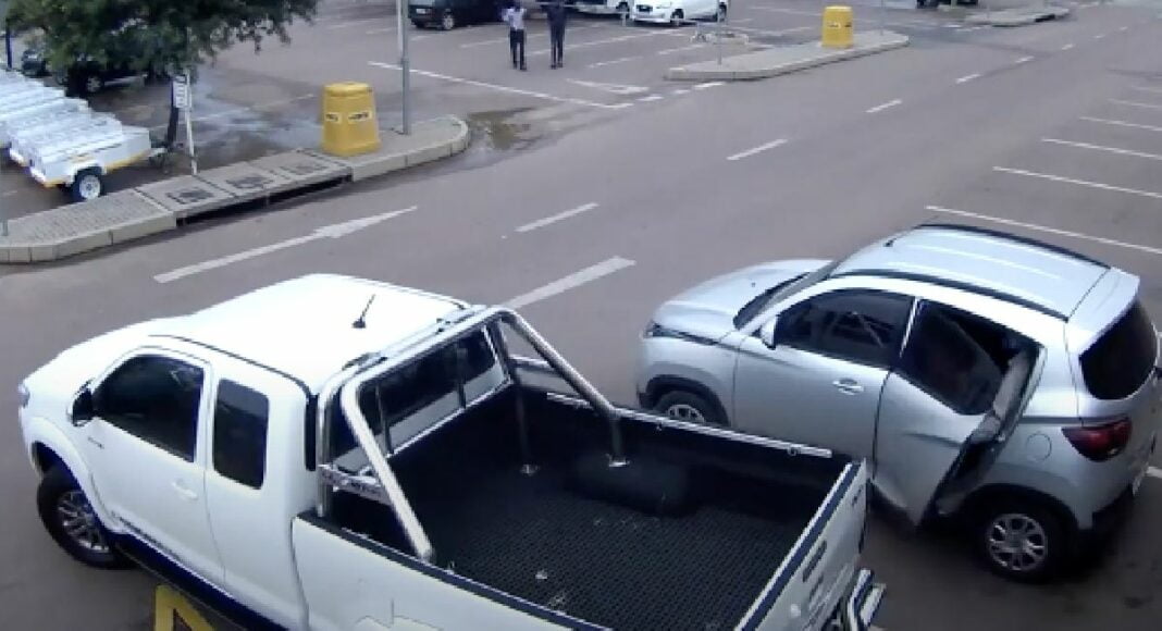 car-hijacking-in-south-africa-rises-1-vehicle-stolen-every-22-mins