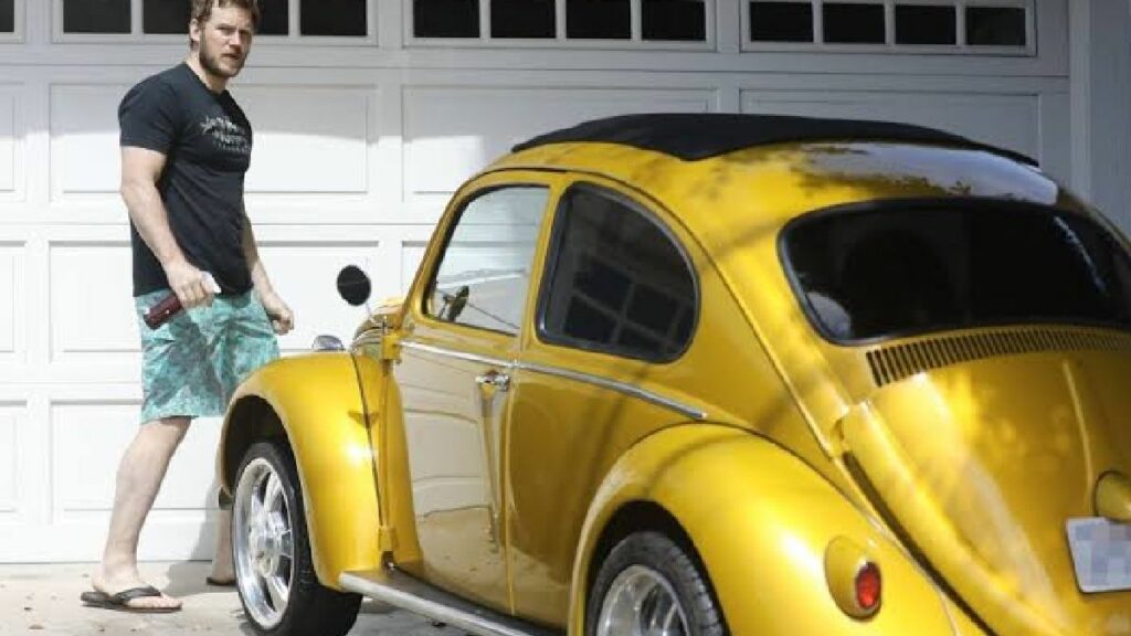 Chris Pratt with his 1965 Volkswagen Beetle