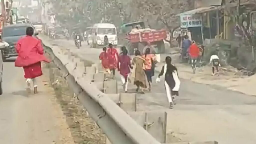 Girls Run on Highway to Write Exams in Bihar