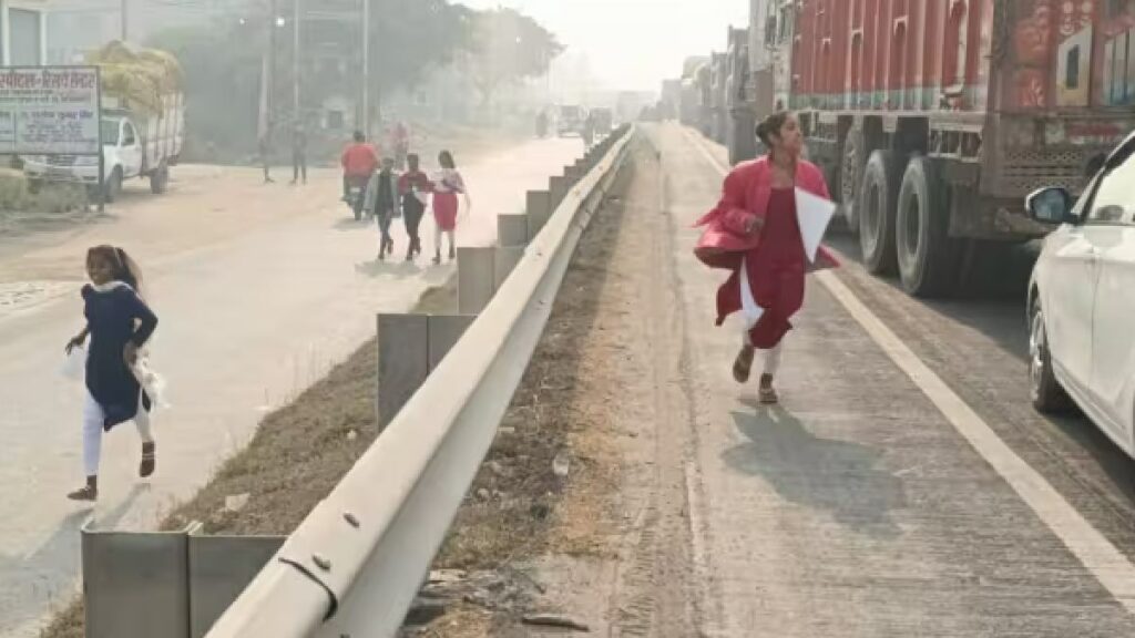 Girls Run on Highway to Write Exams in Bihar