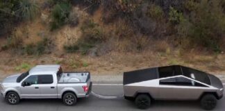 Tesla Cybertruck Puuls a Ford F-150 in a Tug og War