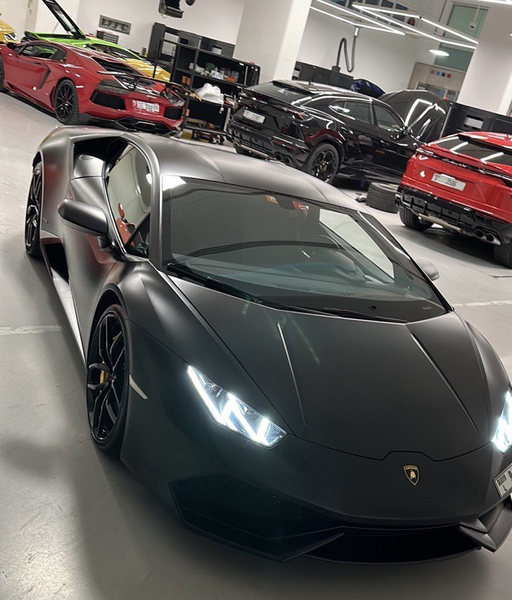Iman Gadhzi Lamborghini Huracan