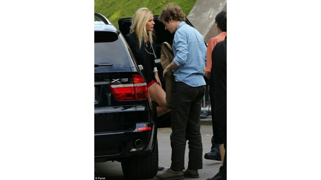 Gwyneth Paltrow with her BMW X5