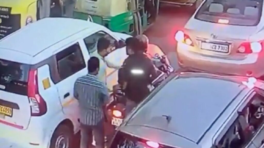 Two Men Steal Rs 40 Lakh From Biker