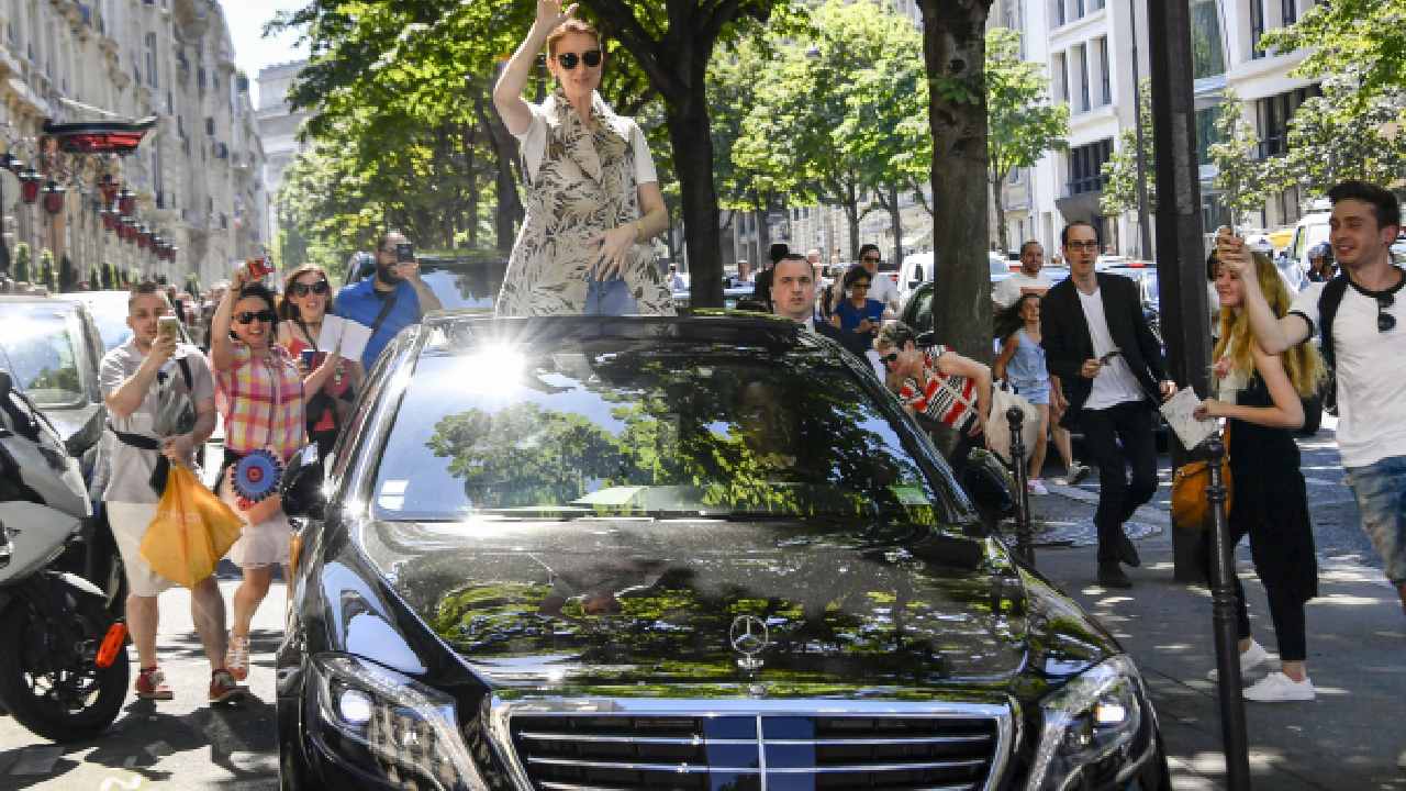 Celine Dion in Mercedes-Benz S-Class