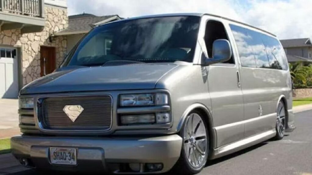 Slammed Chevy G1500 of Shaq