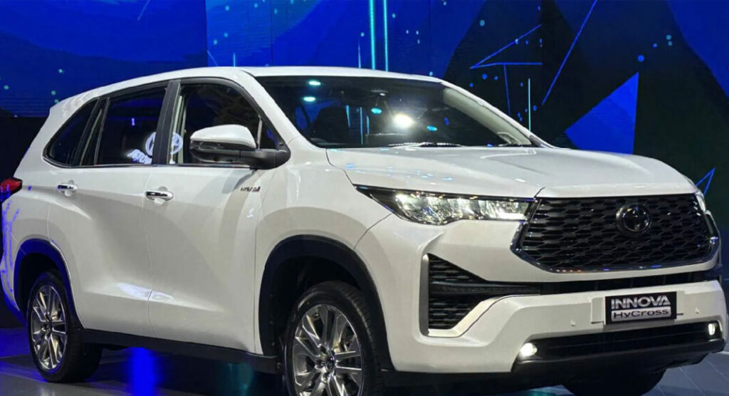 Toyota Innova Hycross Delivery Start in 2025