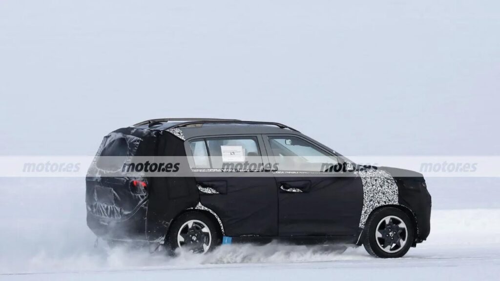 hyundai exter snow testing side profile