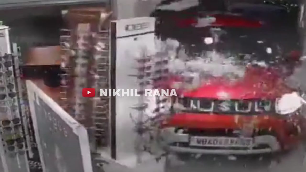 Maruti Ignis Crashes into Sunglass Showroom