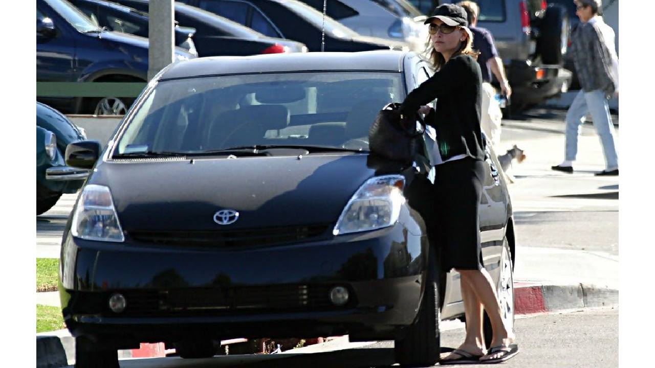 Car Collection of Natalie Portman is PRAGMATIC ?? Car Blog India