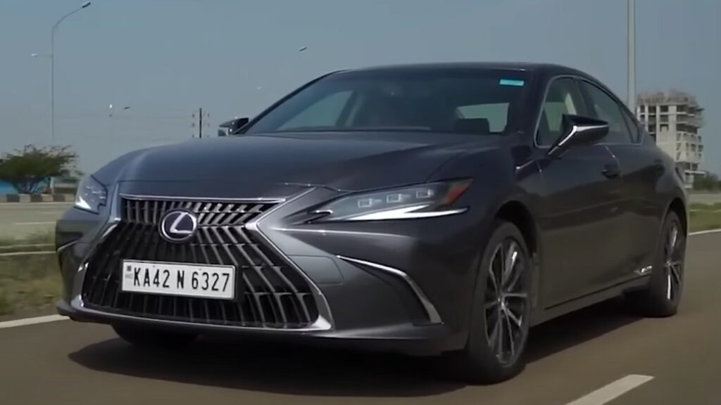 Lexus Es 300h of Sanju Samson