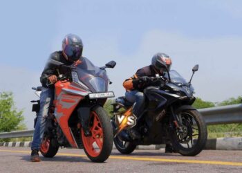 2023 Bajaj Pular RS200 vs KTM RC200 Drag Race