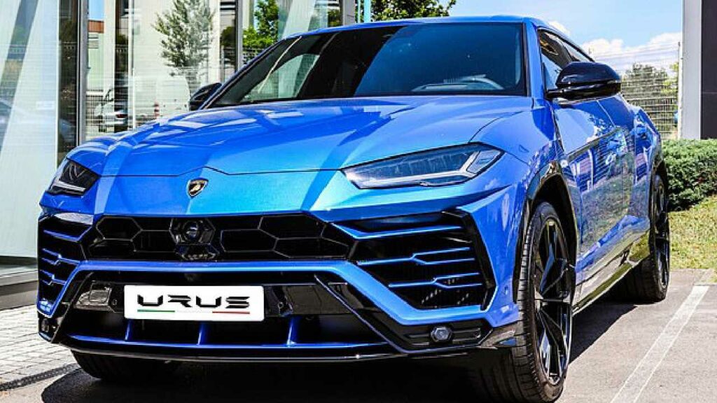 Dom Calvert Lewin with his Lamborghini Urus